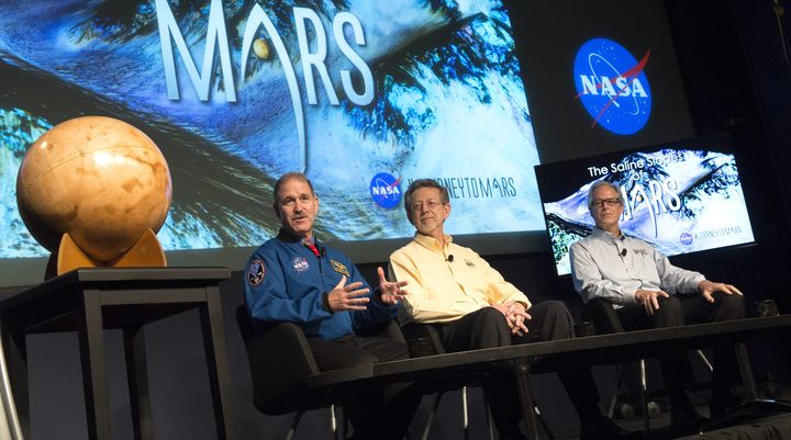 Les astronomes de la Nasa lors de la conf&eacute;rence de presse le 28 septembre 2015. (KEVIN DIETSCH / MAXPPP)