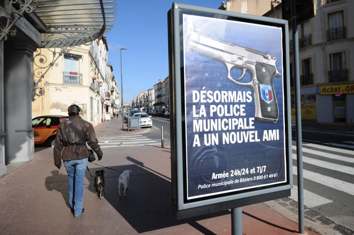 Dans une rue de B&eacute;ziers (H&eacute;rault), le 11 f&eacute;vrier 2015. (SYLVAIN THOMAS / AFP)