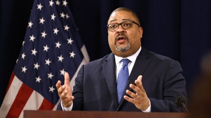 Alvin Bragg, procureur de New-York, à une conférence de presse le 4 avril 2023. (KENA BETANCUR / GETTY IMAGES NORTH AMERICA)