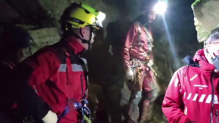 Hérault : le sauvetage impressionnant d'un spéléologue bloqué dans un gouffre pendant 24 heures