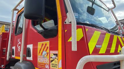 Les pompiers des Pyrénées-Orientales sont en vigilance maximale et sont épaulés de renforts. (CLOTHILDE JUPON / RADIO FRANCE)