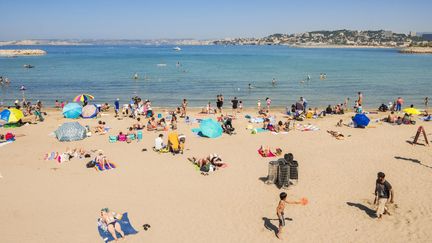 La plage de la Pointe Rouge, à Marseille, le 22 avril 2018. (GARDEL BERTRAND / AFP)