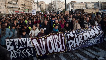 Marseille, le 9 novembre 2019. Les Marseillais manifestent un an après les effondrements de la rue d'Aubagne. (CLEMENT MAHOUDEAU / AFP)