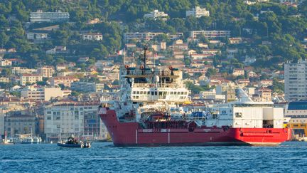 11 novembre 2022. Arrivée dans le port militaire deToulon du navire Ocean Viking après le refus de Georgia Meloni de le recevoir en Italie. 11 pays proposent d'accueillir les 230 réfugiés.&nbsp; (GREDAB / LE PICTORIUM / MAXPPP)