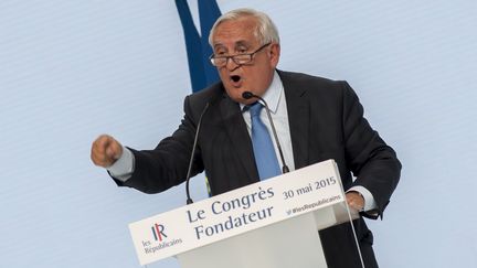 Jean-Pierre Raffarin s'exprime lors du congr&egrave;s fondateur des R&eacute;publicains, le 30 mai 2015, &agrave; Paris. (CITIZENSIDE / YANN KORBI / AFP)