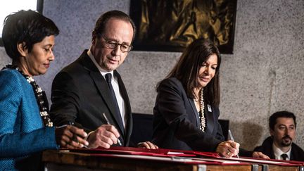 La cérémonie de lancement de la Cité des Outre-mer avec l'ex-président François Hollande, l'ex-ministre des Outre-mer Ericka Bareigts (à gauche) et la maire de Paris Anne Hidalgo (à droite), le 17 mars à la Villette à Paris
 (Hamilton / Pool / MaxPPP)