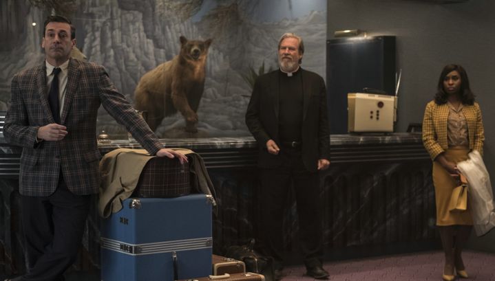 John Hamm, Jeff Bridges et Cynthia Erivo se retrouvent dans le lobby du El Royale dans "Sale temps à l'hôtel El Royale".
 (Twentieth Century Fox)