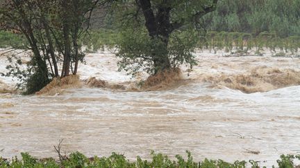 A Plaissan (H&eacute;rault), la mont&eacute;e des eaux est impressionnante. (  MAXPPP)