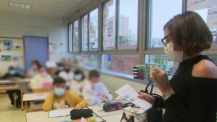 C'était un peu&nbsp;le&nbsp;saut dans l'inconnu, lundi 3 janvier, dans beaucoup d'écoles. (CAPTURE D'ÉCRAN FRANCE 2)