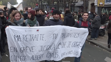 Tandis que le gouvernement a présenté sa réforme des retraites, mardi 10 janvier, les syndicats ont appelé à la grève le 19 janvier. (FRANCEINFO)