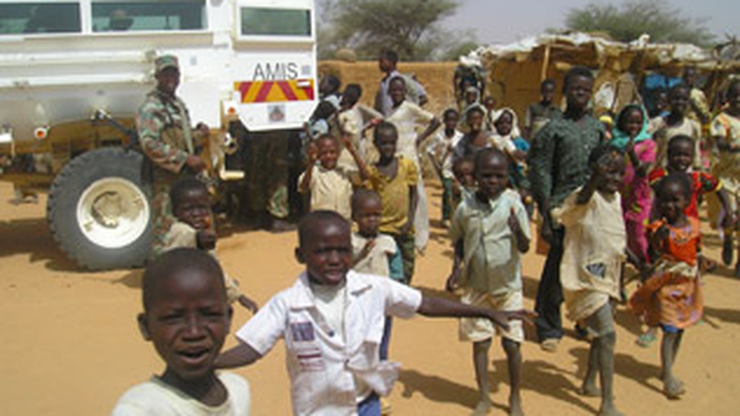 Neuf Fran ais arr t s au Tchad avec 103 enfants