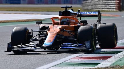 Le pilote&nbsp;McLaren&nbsp;Daniel&nbsp;Ricciardo&nbsp;a&nbsp;terminé à la première place du Grand Prix d'Italie dimanche.&nbsp; (MIGUEL MEDINA / AFP)