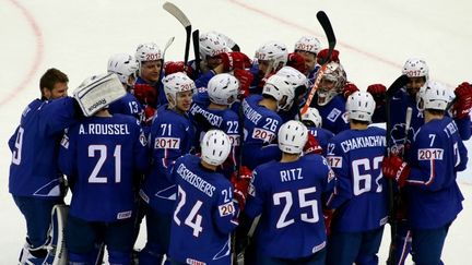  (Les Bleus célèbrent leur qualification pour les quarts de finale du Mondial © Reuters - Vasily Fedosenko)