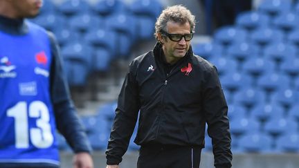 Le sélectionneur du XV de France,&nbsp;Fabien Galthié, lors d'un entraînement en vue du match Ecosse-France,&nbsp;le 25 février 2022, à Murrayfield. (ANDY BUCHANAN / AFP)