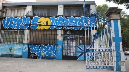 Le local du groupe de supporters de l'OM Commando Utra, le 22 septembre 2015, &agrave; Marseille. (BENOIT ZAGDOUN / FRANCETV INFO)