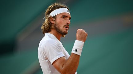 Stefanos Tsitsipas face à Daniil Medvedev.&nbsp; (CHRISTOPHE ARCHAMBAULT / AFP)