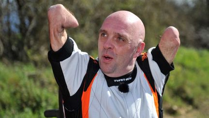 L'aventurier français Philippe Croizon, à Rouille (Vienne), le 7 avril 2016. (GUILLAUME SOUVANT / AFP)