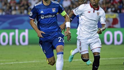 Maxime Gonalons et les Lyonnais s'étaient inclinés 1-0 à Séville lors du match aller (STEPHANE GUIOCHON / MAXPPP)