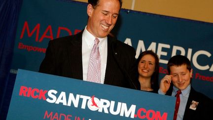 Le candidat ultraconservateur Rick Santorum s'adresse &agrave; ses partisans &agrave; Lafayette, en Louisiane, le 13 mars 2012.&nbsp; (SEAN GARDNER / GETTY IMAGES NORTH AMERICA)