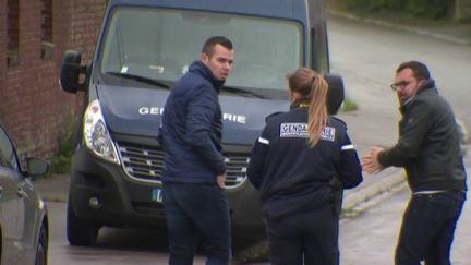 Au lendemain du crime, les gendarmes ont commencé l’enquête à Bullecourt&nbsp;(Pas-de-Calais), mardi 22 novembre.&nbsp;Plusieurs éléments laissent supposer que le meurtrier de 46 ans avait prévu le crime. (FRANCE 3)