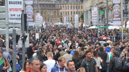  (La braderie de Lille attire chaque année entre un et deux millions de visiteurs © MaxPPP)