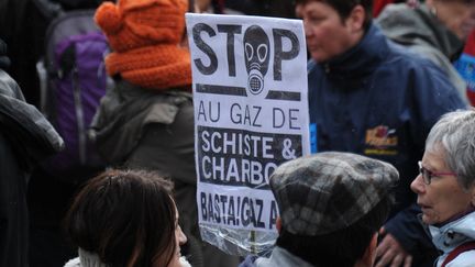 Des opposants au gaz de schiste r&eacute;unis &agrave; Barjac (Gard), le 28 f&eacute;vrier 2016. (SYLVAIN THOMAS / AFP)