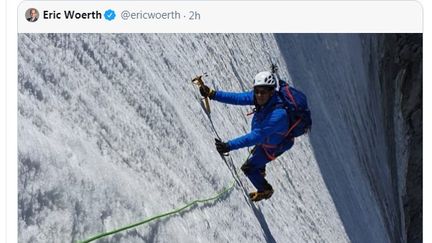 Eric Woerth, sur le sommet de l'aiguille d'Argentière,&nbsp;un sommet du massif du Mont-Blanc.&nbsp; (CAPTURE D'ECRAN TWITTER)