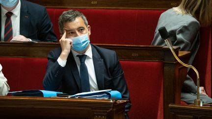 Le ministre de l'Intérieur Gérald Darmanin assiste à la séance de questions au gouvernement à l'Assemblée nationale, le 29 juin 2021 à Paris. (CARINE SCHMITT / HANS LUCAS / AFP)