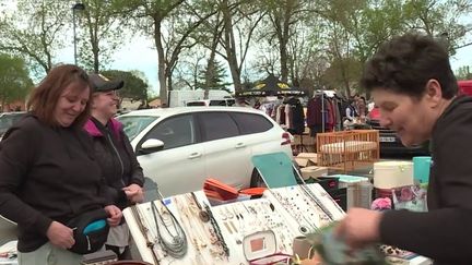 Pouvoir d’achat : les brocantes, un bon plan pour le portefeuille (franceinfo)