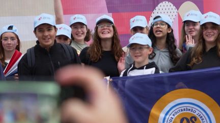 Paralympiques 2024 : en sortie scolaire, des élèves assistent aux épreuves (France 2)