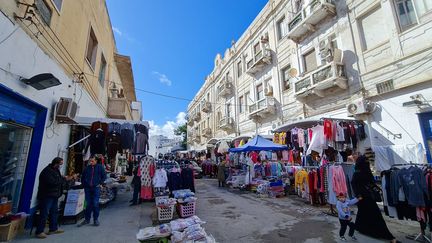 Un marché de la capitale libyenne Tripoli (MAHMUD TURKIA / AFP)