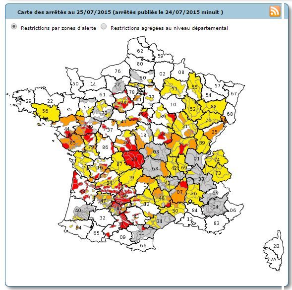 Capture d'&eacute;cran de la carte des arr&ecirc;t&eacute;s de restriction d'eau sur le site Propluvia, le 25 juillet 2015. (PROPLUVIA)