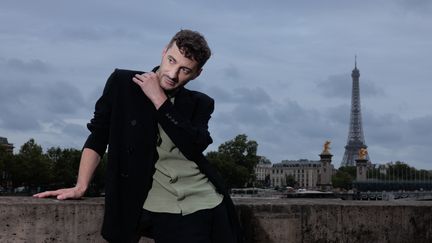 Thomas Jolly, directeur artistique des cérémonies d'ouverture et de clôture des Jeux olympiques et paralympiques de Paris, le 2 juillet 2024. (JOEL SAGET / AFP)