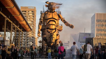 Soirée à la Halle de la Machine à Toulouse avec les déambulations du Minotaure et de l'Araignée, le 5 octobre 2023. (FREDERIC SCHEIBER / HANS LUCAS)