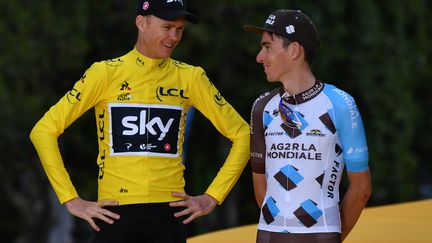 Chris Froome et Romain Bardet lors du Tour de France 2017. (PHILIPPE LOPEZ / AFP)