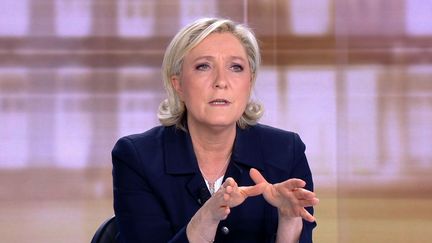 Marine Le Pen lors du débat de l'entre-deux-tours face à Emmanuel Macron, à la plaine Saint-Denis (Seine-Saint-Denis), le 3 mai 2017. (AFP)