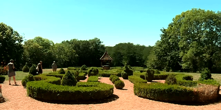 Les jardins du château  
 (Capture d&#039;image France3/Culturebox)