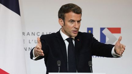 "J'assume totalement" : Emmanuel Macron revient sur sa déclaration sur les anti-vaccins