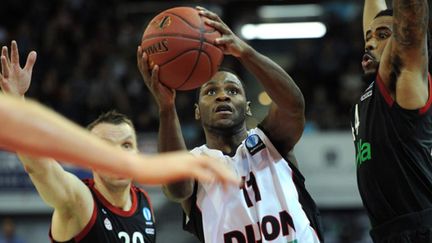 Le meneur de Dijon Erving Walker a marqué 43 pts face à Bourg-en-Bresse (CHRISTOF STACHE / AFP)