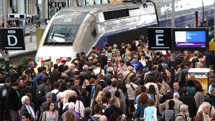 Une gr&egrave;ve des cheminots et des perturbations sur le r&eacute;seau SNCF sont &agrave; pr&eacute;voir, du mardi 8 octobre 2013 &agrave; 19 heures au jeudi 10 octobre &agrave; 8 heures.&nbsp; (MAXPPP)