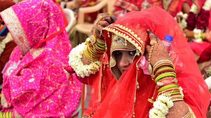 Une fiancée musulmane indienne pris en photo lors de son mariage à Ahmedabad (Inde), le 5 février 2023. (SAM PANTHAKY / AFP)