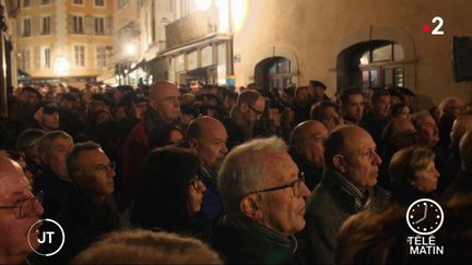 Les habitants de Gap réunis pour chanter la marseillaise&nbsp; (France 2)