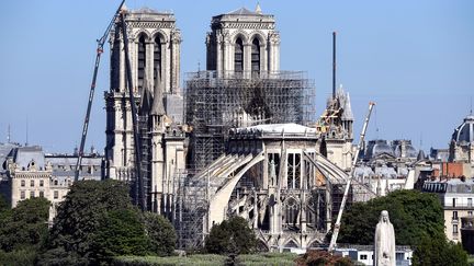 La cathédrale Notre-Dame de Paris, le 9 juillet 2019, près de trois mois après l'incendie qui a ravagé sa flèche et sa toiture.&nbsp; (BERTRAND GUAY / AFP)