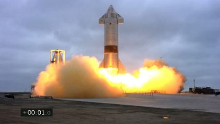 Le&nbsp;lancement de Starship SN15 depuis Boca Chica, au Texas (Etats-Unis), le 5 mai 2021.&nbsp; (SPACEX / AFP)