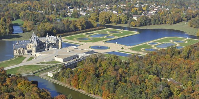 Vue aérienne du domaine de Chantilly.
 (G.Otte)