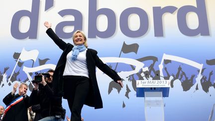 Marine Le Pen, le 1er mai 2013 apr&egrave;s son discours place de l'Op&eacute;ra, &agrave; Paris.&nbsp; (ERIC FEFERBERG / AFP)