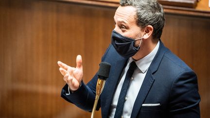 Le secrétaire d'Etat en charge de l'Enfance et des Familles, Adrien Taquet, à l'Assemblée nationale, le 17 novembre 2020. (XOSE BOUZAS / HANS LUCAS / AFP)