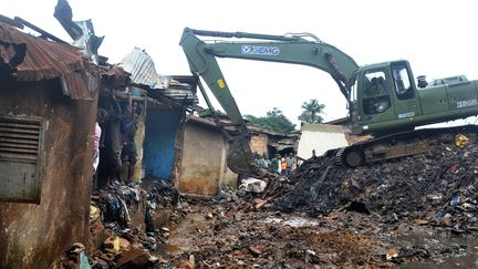 Lors du glissement de terrain en août 2017, les autorités sont intervenues dans le quartier Dar-es-Salam de Conakry. Des maisons ont alors été rasées. Cette fois, selon Human Rights Watch, 385 bâtiments ont été détruits (CELLOU BINANI / AFP)