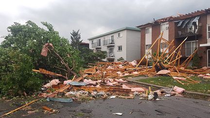 Les dégâts provoqués par une tornade à Gatineau (Québec, Canada), le 21 septembre 2018.&nbsp; (VINCENT-CARL LERICHE / AFP)