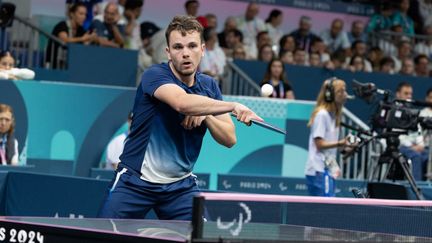 Matéo Bohéas durant la compétition de simple en tennis de table aux Jeux paralympiques de Paris, le 29 août 2024. (LOPEZ-VIVANCO MARIE / KMSP)